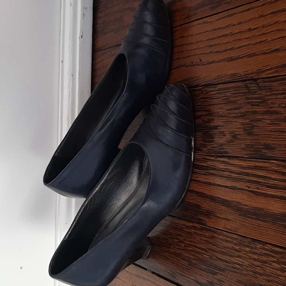 Navy blue leather kitten heels